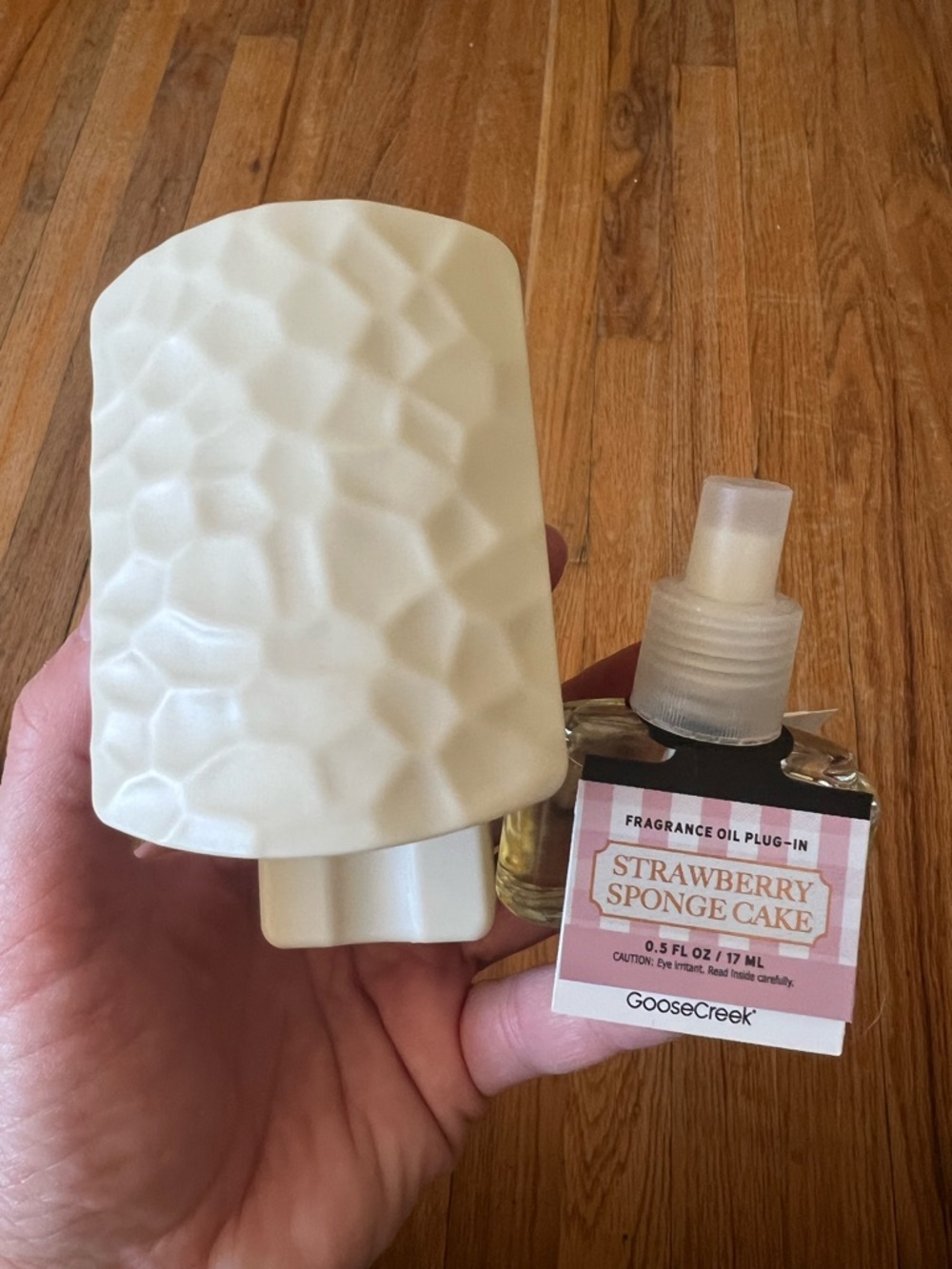 Goose Creek Strawberry Sponge Cake Home Fragrance Oil & Plug In Diffuser